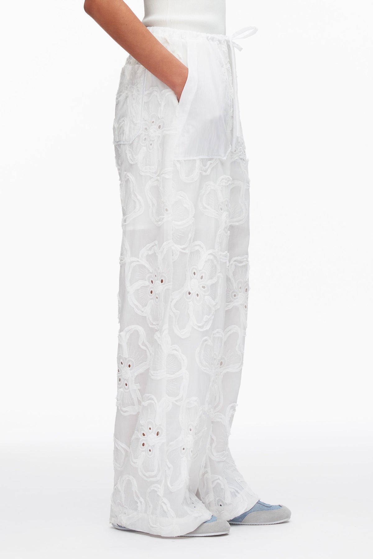 Embroidered Straight Leg Pull On Pants White