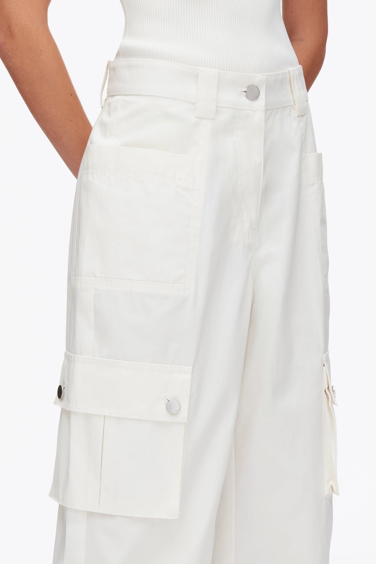 Two-Toned Cropped Cargo Pants Tofu