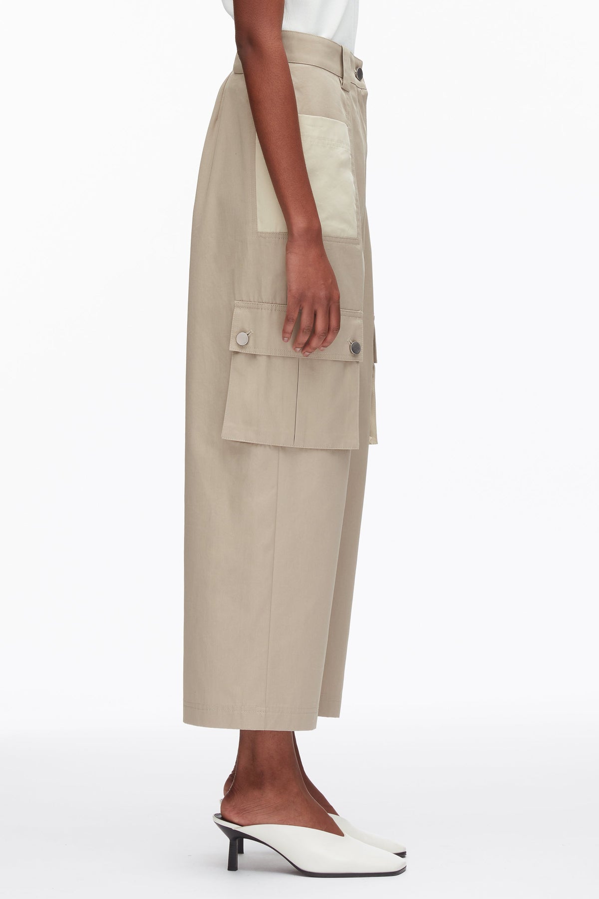 Two-Toned Cropped Cargo Pants Khaki-Birch